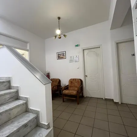 Hermes Apartment *